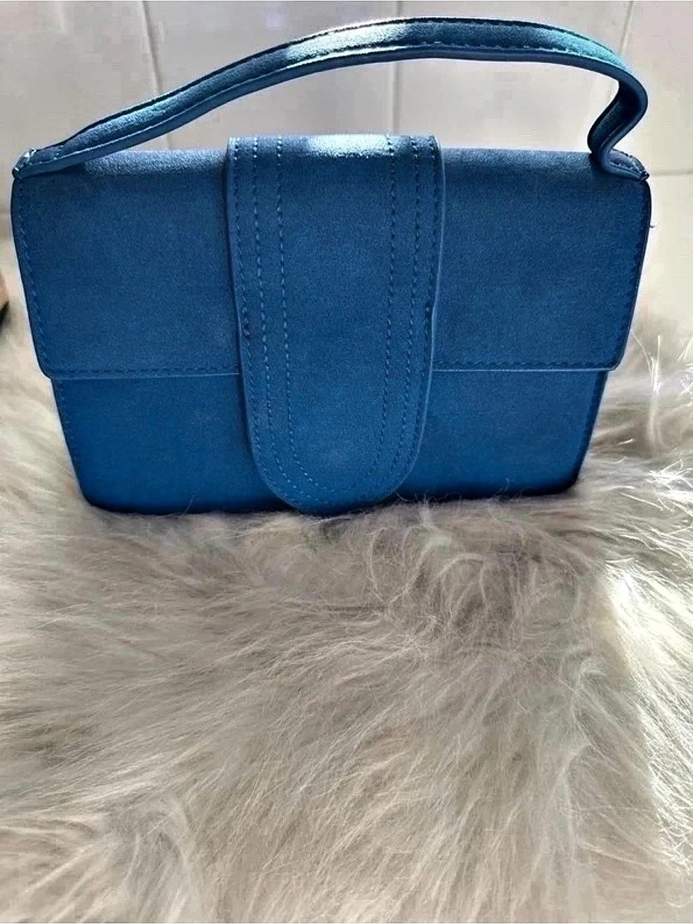 Moda luxe brand from Nordstrom rack Blue Chain Shoulder Bag